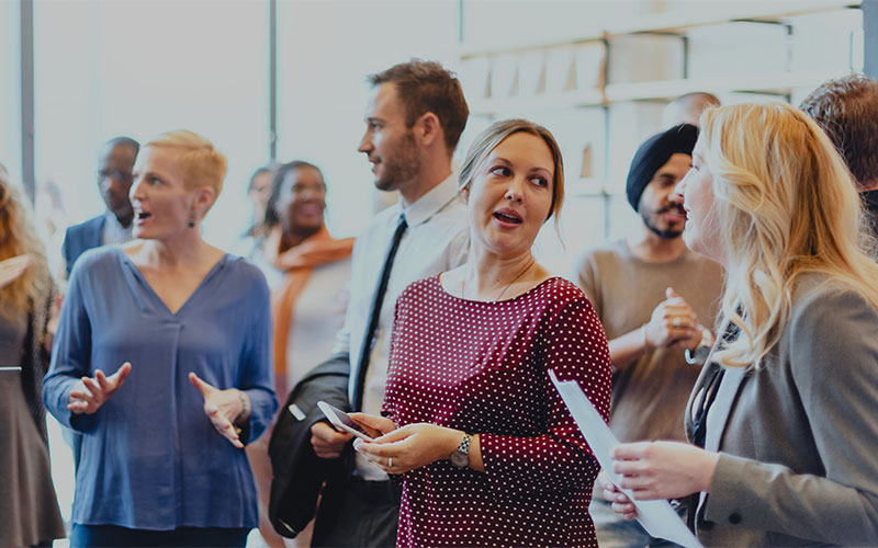 Zakenmensen op een event
