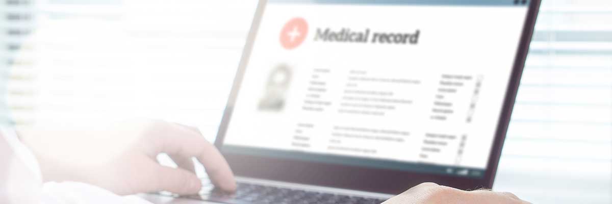 Een arts verstuurd vertrouwelijke medische informatie via zijn laptop