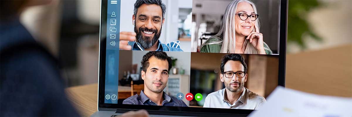 Werknemers in een videovergadering