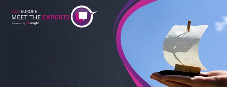 Een bootje met papieren zeil