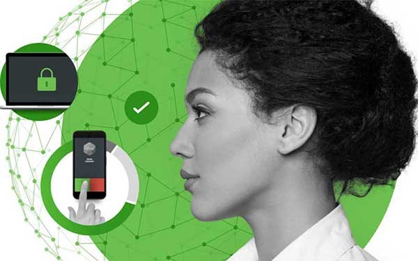 Zijaanzicht van een vrouw