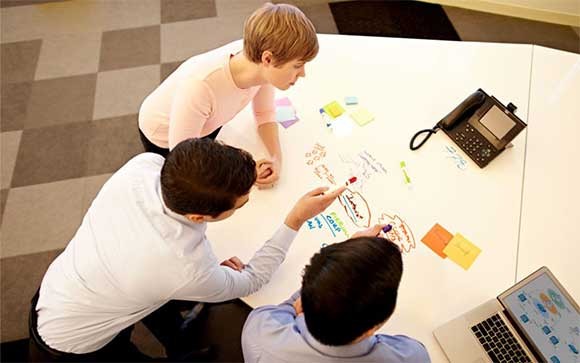 IT-Netwerkspecialisten brainstormen