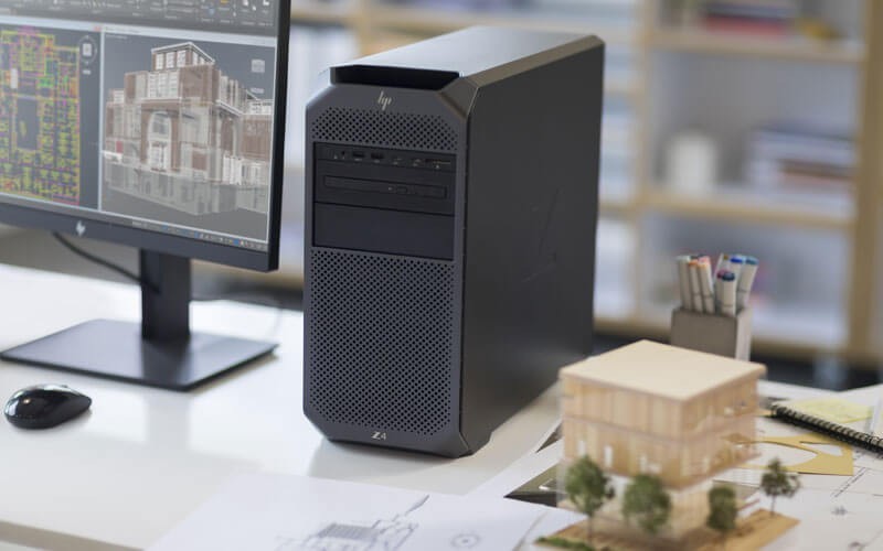 HP Z desktop workstation op een bureaublad