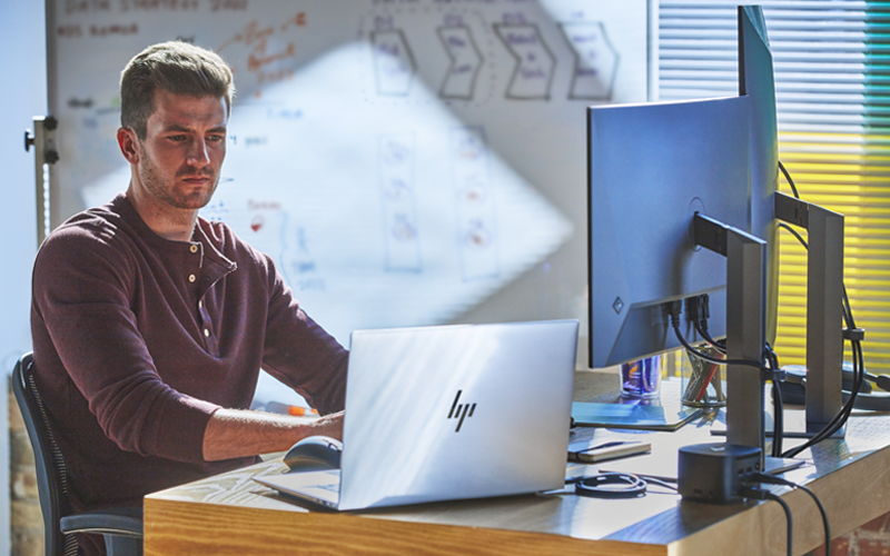 windows-11-desk-image windows-11-desk-image